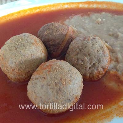 Albóndigas con chicharrón