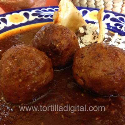 Albóndigas con salsa chipotle