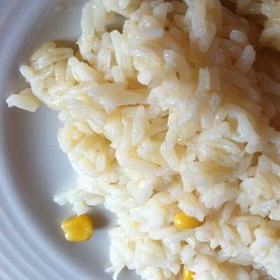 Arroz blanco con elote