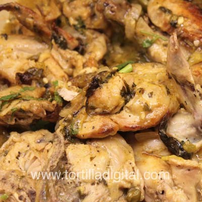 Pollo tapatío con papas cocidas