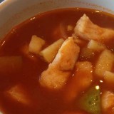 Sopa de pescado con tomate