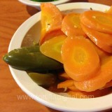 Chiles serranos en escabeche