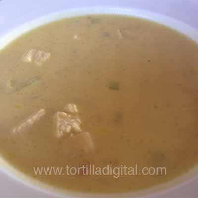 Sopa de nuez al chipotle