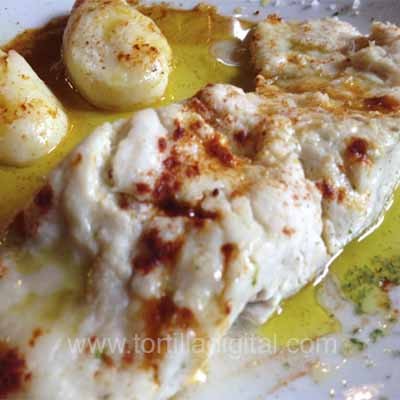Pescado al mojo de ajo